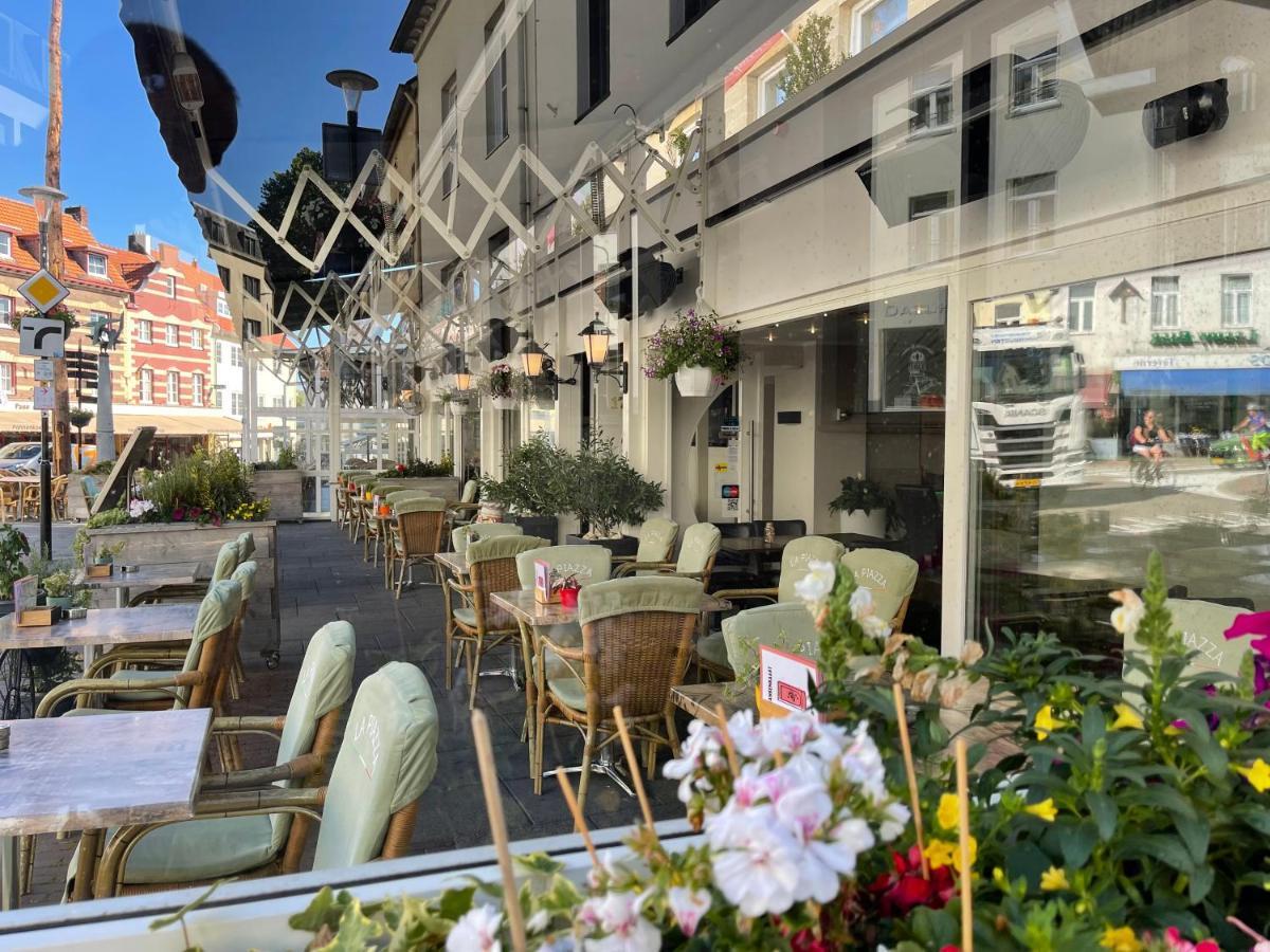 Hotel Restaurant La Piazza Valkenburg aan de Geul Exterior photo