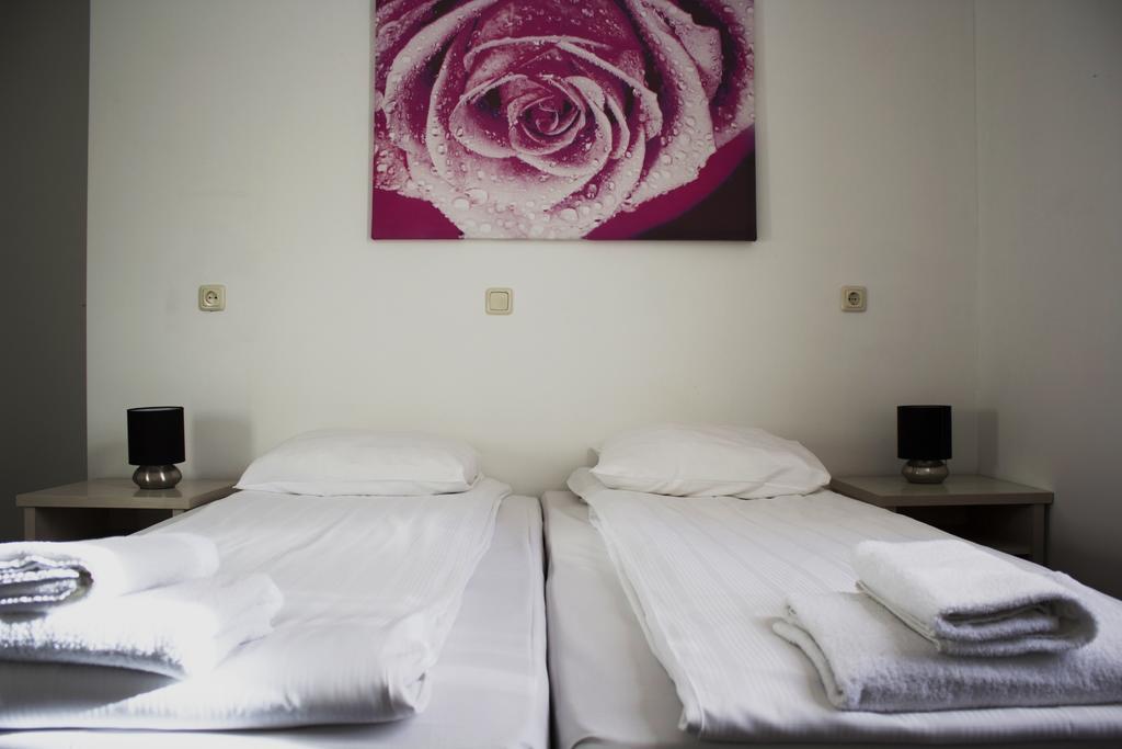 Hotel Restaurant La Piazza Valkenburg aan de Geul Room photo